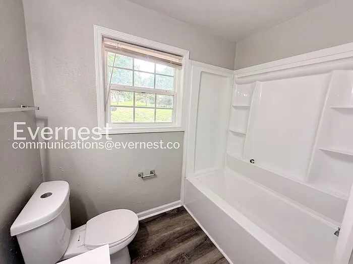 3318 Bonds Ave — Photo 8