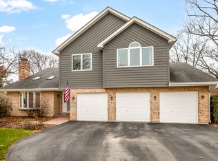 1020 Edgewood Ct, Lemont, IL 60439