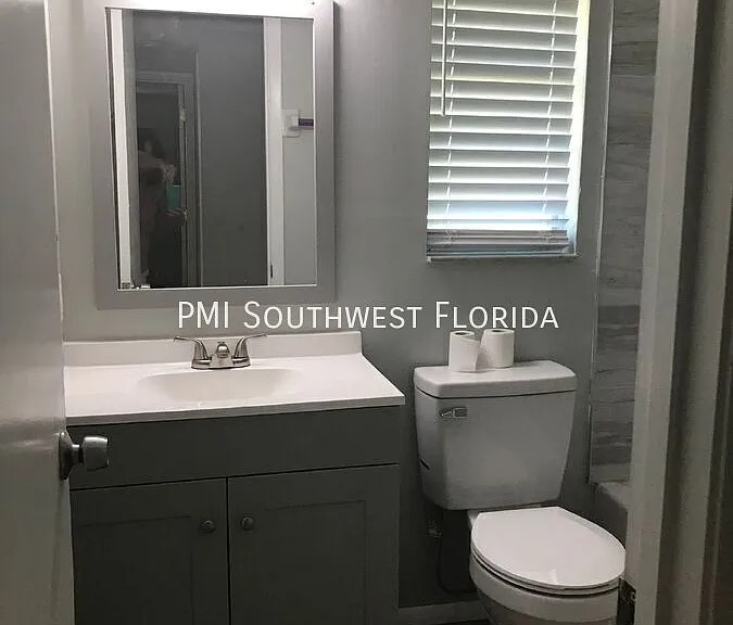 141 W Perry Ln — Photo 10