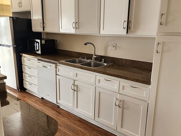 5th image of 622 S Barrington Ave APT 309