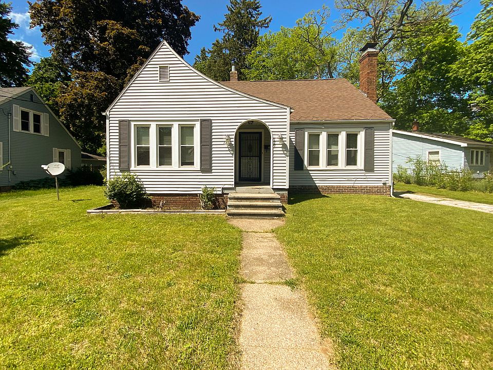 1st image of 129 Huron St