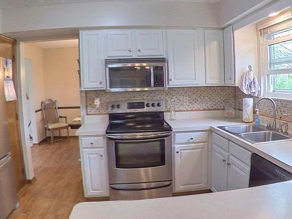 5th image of 354 Nantucket Ave SW