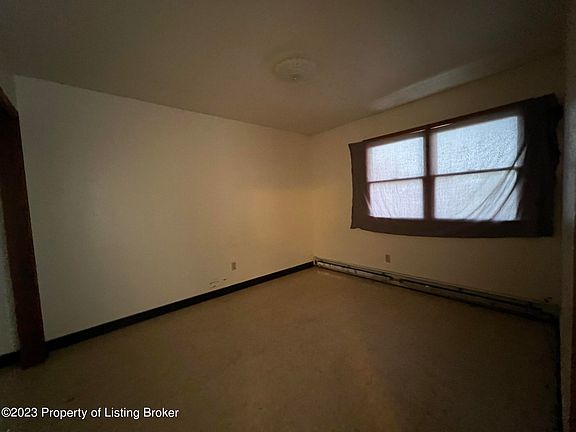 3rd image of 402 3rd St NW