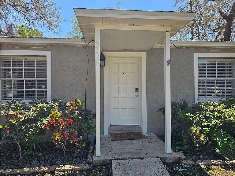 3128 W Varn Ave — Photo 3