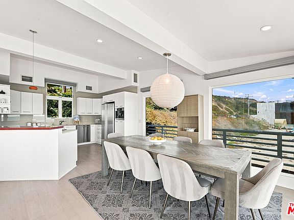 3rd image of 24742 Malibu Rd