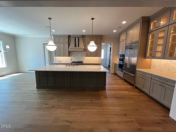 5th image of 1104 Oldfourth Ln