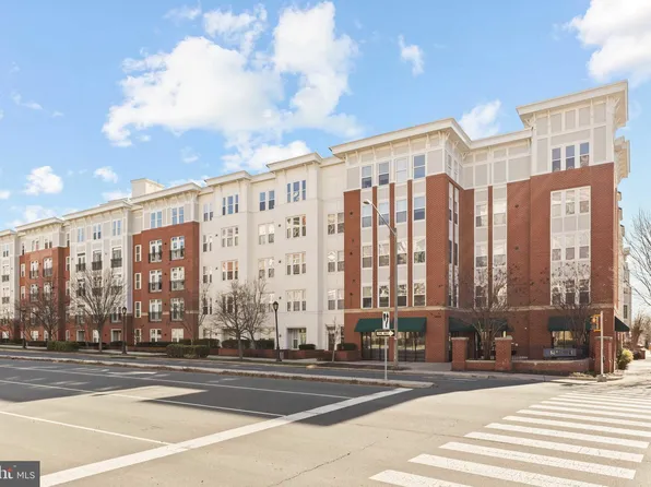 2655 Prosperity Ave APT 412, Fairfax, VA 22031