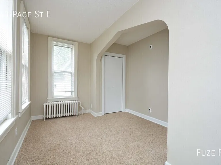 241 Page St E — Photo 8