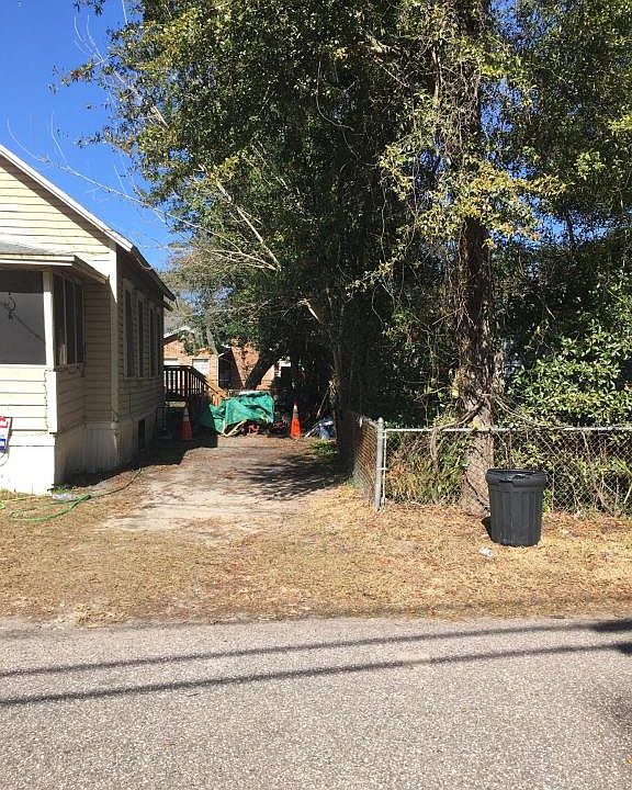 2nd image of 783 E 59th St