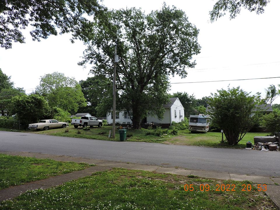 2nd image of 106 S Rosewood