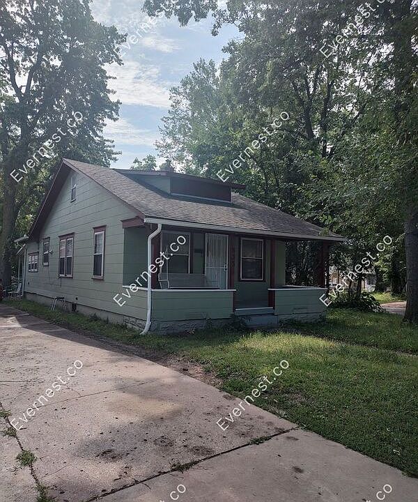 1st image of 835 S Ash Ave