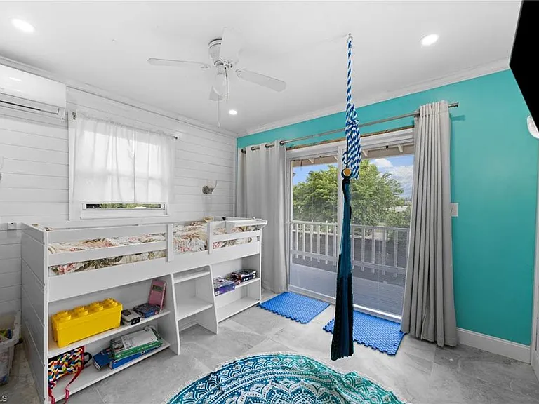 1360 Chesapeake Ave — Photo 19