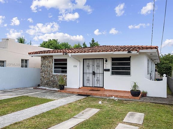 4th image of 5726 SW 20th St