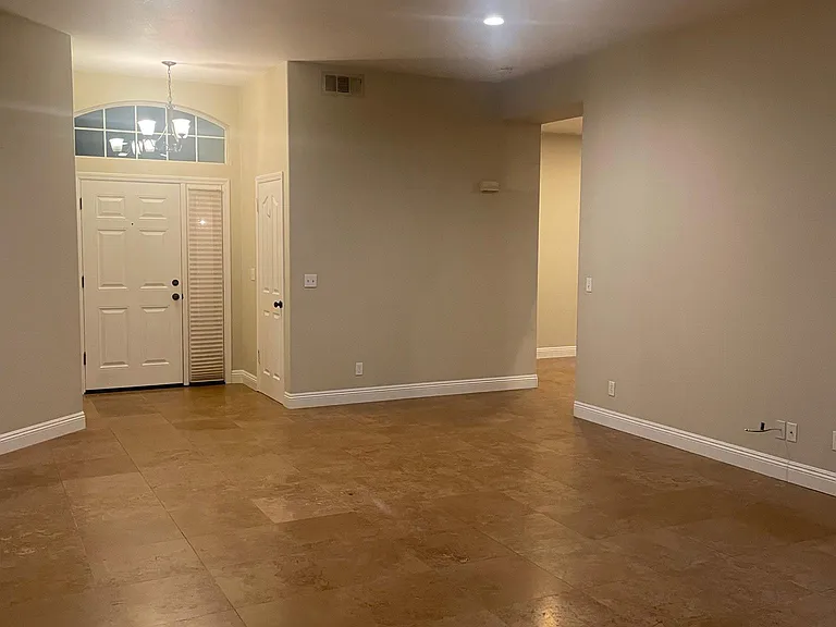 2182 Decatur Ave — Photo 4