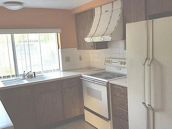 4th image of 12612 Woodbine Dr