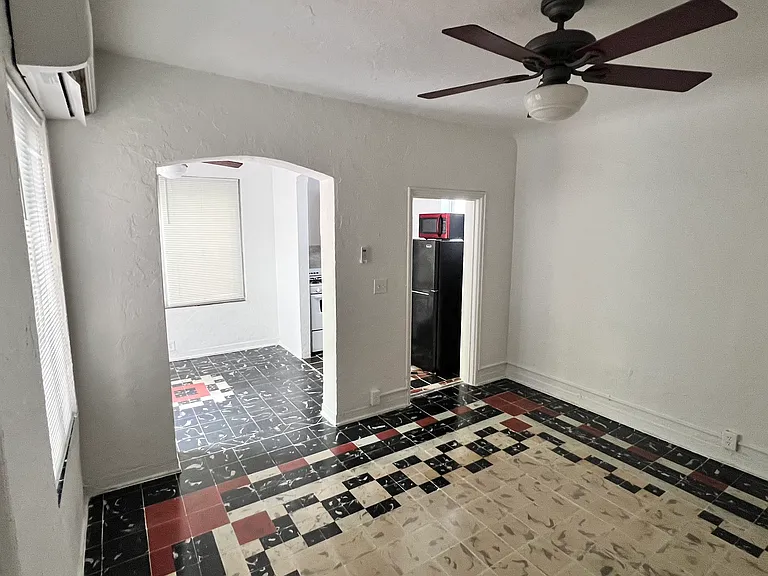610 Jefferson Ave #6 — Photo 35
