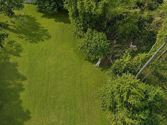 3rd image of 9221 Sundown Dr