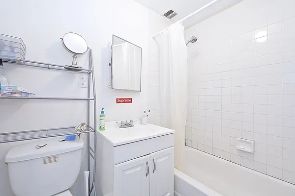 Rented by R New York | media 10