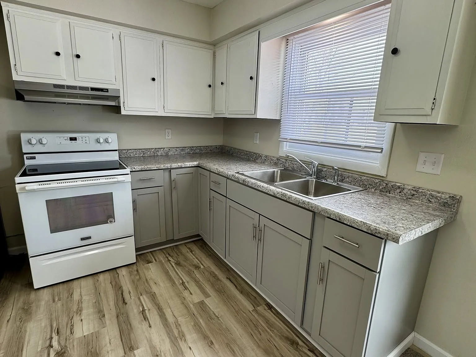 2 bed, 920 sqft, $1,030 — Photo 2