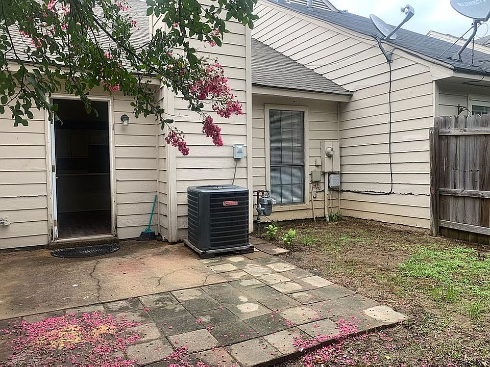 1st image of 489 Blair Dr