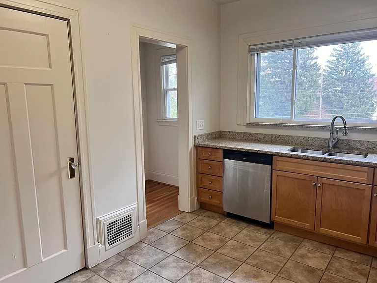 3578 Burch Ave — Photo 5