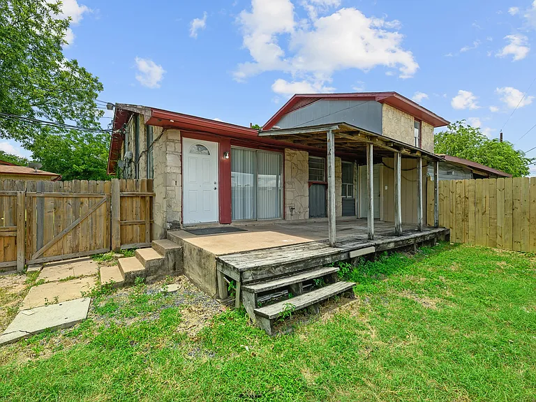 204 Northcrest Cir #D — Photo 16