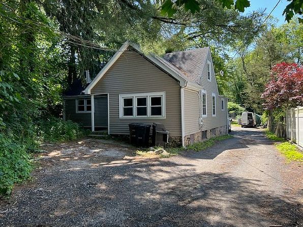 30 Peak St