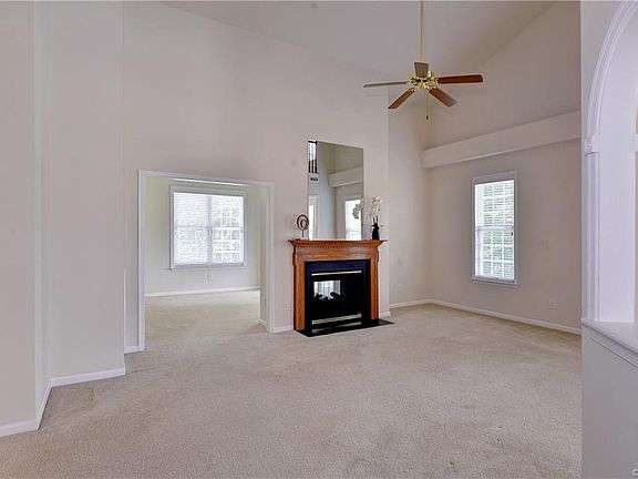 5th image of 6596 Rexford Ln