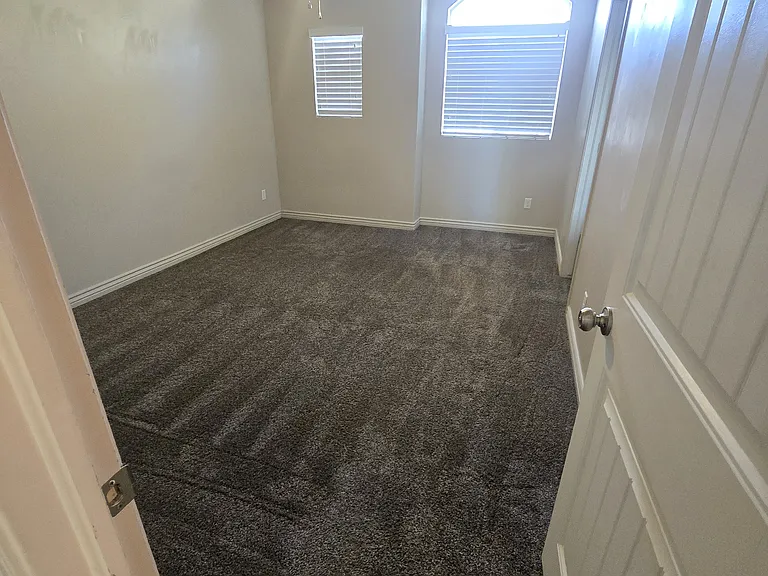 2340 S Knights Way — Photo 10