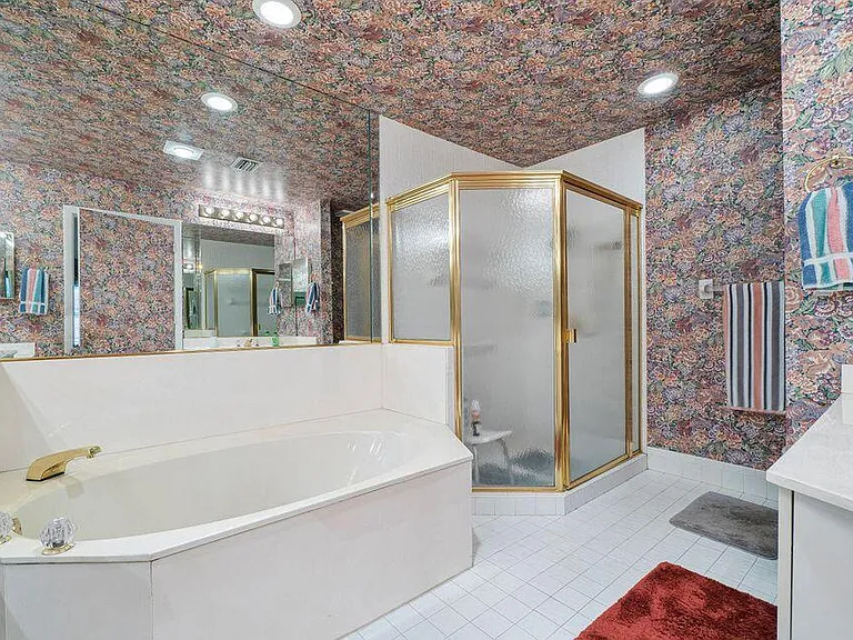 7922 Sandy Pointe Dr — Photo 32