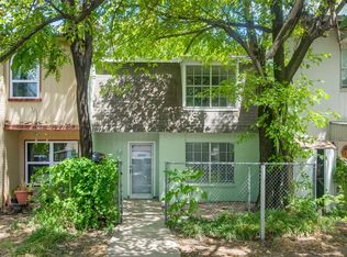 922 N Riverside Dr, Fort Worth, TX 76111