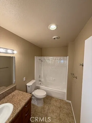 3 bed, 1427 sqft, $2,790 — Photo 3