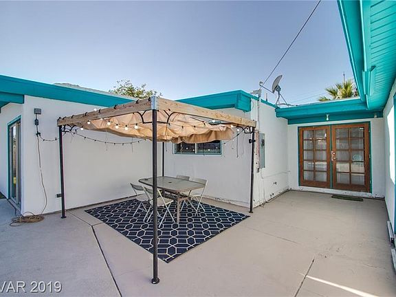 4th image of 3212 Sundown Dr