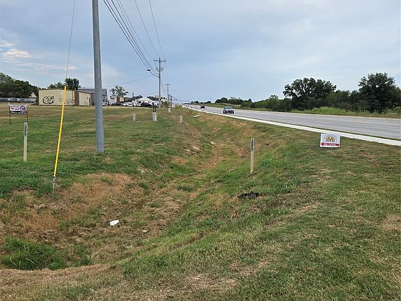 3rd image of 12 W 20th Hwy