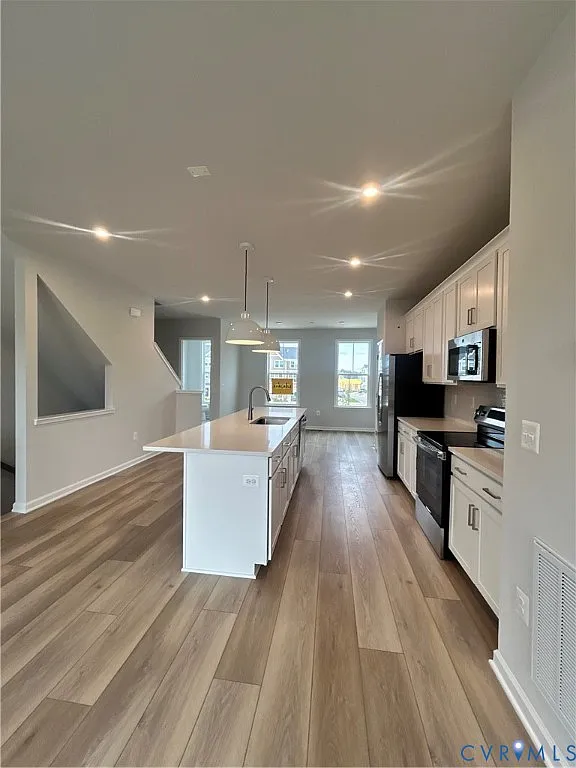 3 bed, 4.0 bath, 2061 sqft, $2,750 — Photo 2