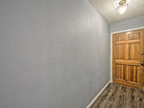 3rd image of 1914 Woodway Dr