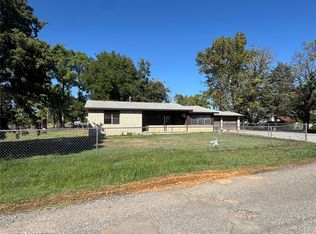 815 W Emberton Ave, Hartshorne, OK 74547