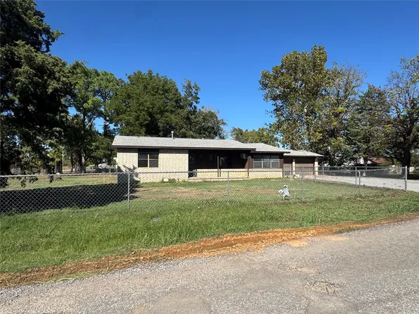 815 W Emberton Ave, Hartshorne, OK 74547