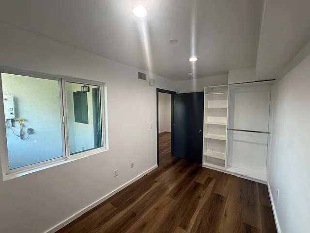 325 N Fickett St — Photo 5