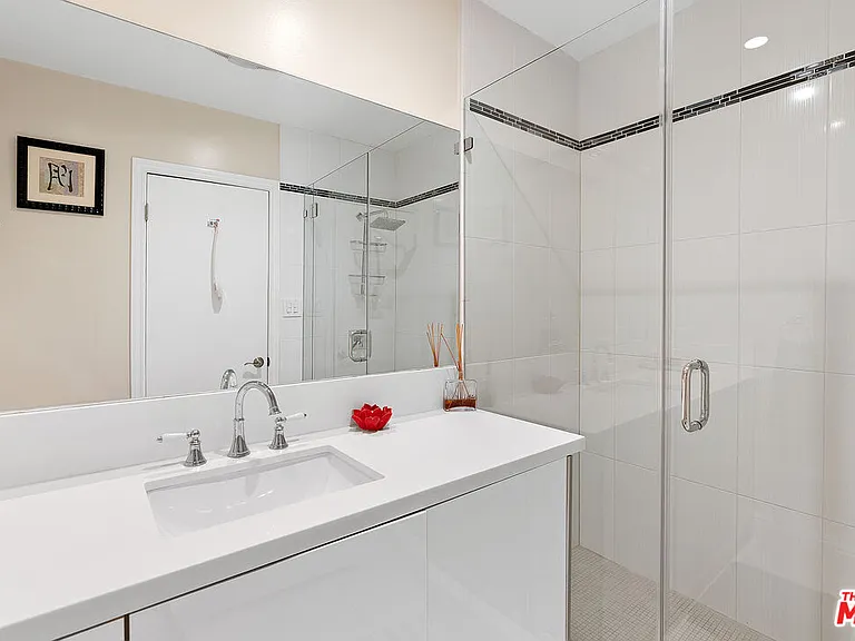 419 N Oakhurst Dr #203 — Photo 16