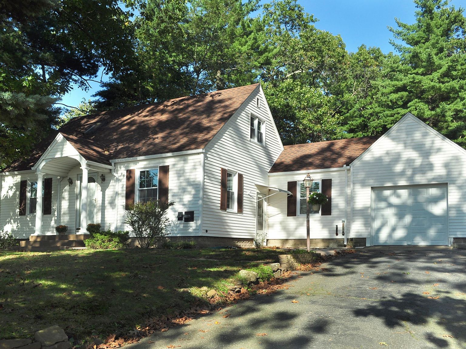 300 N Maple St, Enfield, CT 06082 Zillow