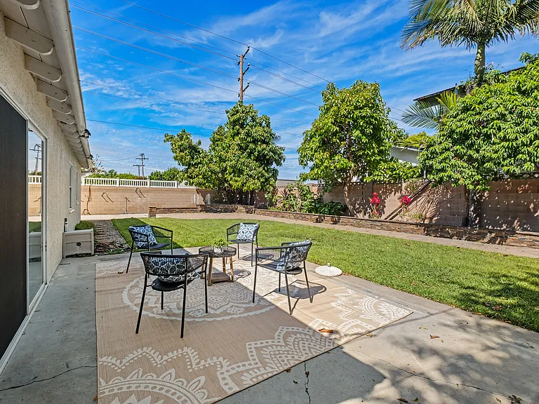 16002 Warren Ln — Photo 38
