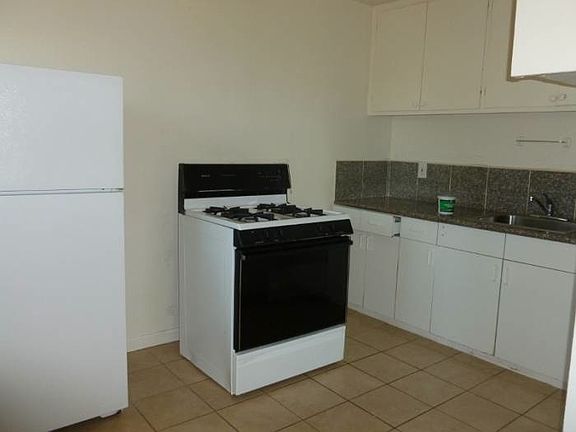 2nd image of 319 S 26th St