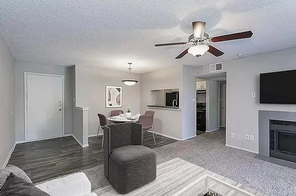 City Crest Apartments — Photo 13