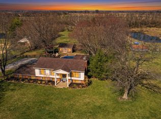 422 Bourbon Acres Rd, Paris, KY 40361