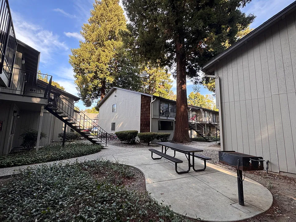 Available NOW & pre-leasing for Summer 2027!