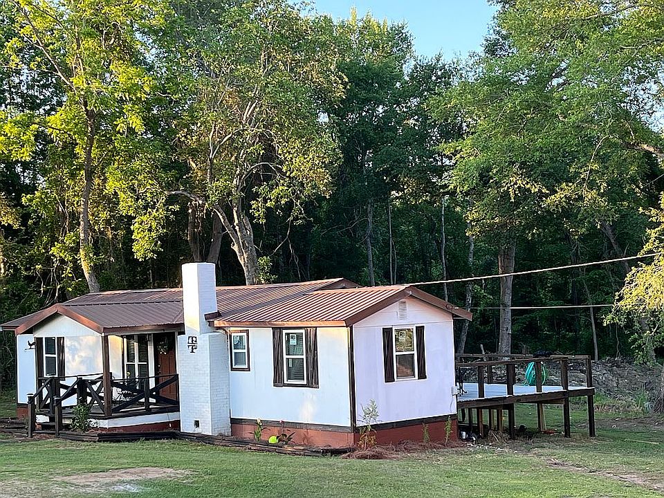 2/1 newly remodeled home
