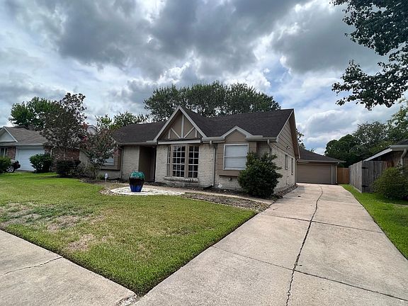 4th image of 7443 Bahia Ln