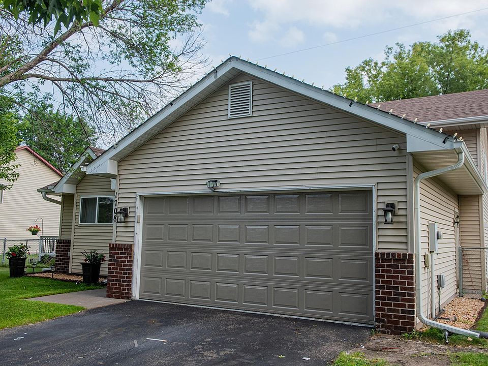 1st image of 1708 123rd Ln NE