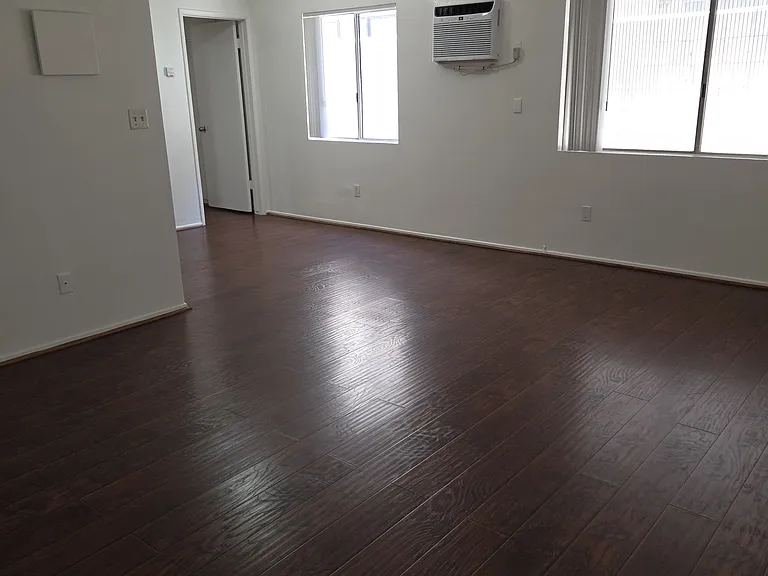 3-712 N Isabel St #3 — Photo 1